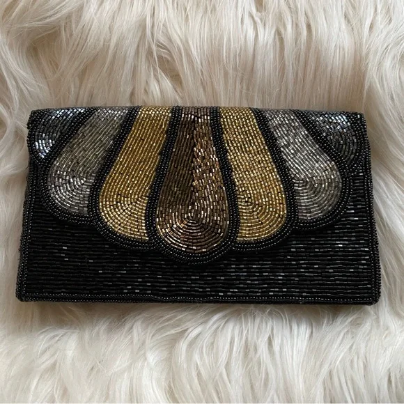 Carol M. Studio Vintage Ombre Scalloped Beaded Shell Clutch with Matching Belt - Picture 2 of 14